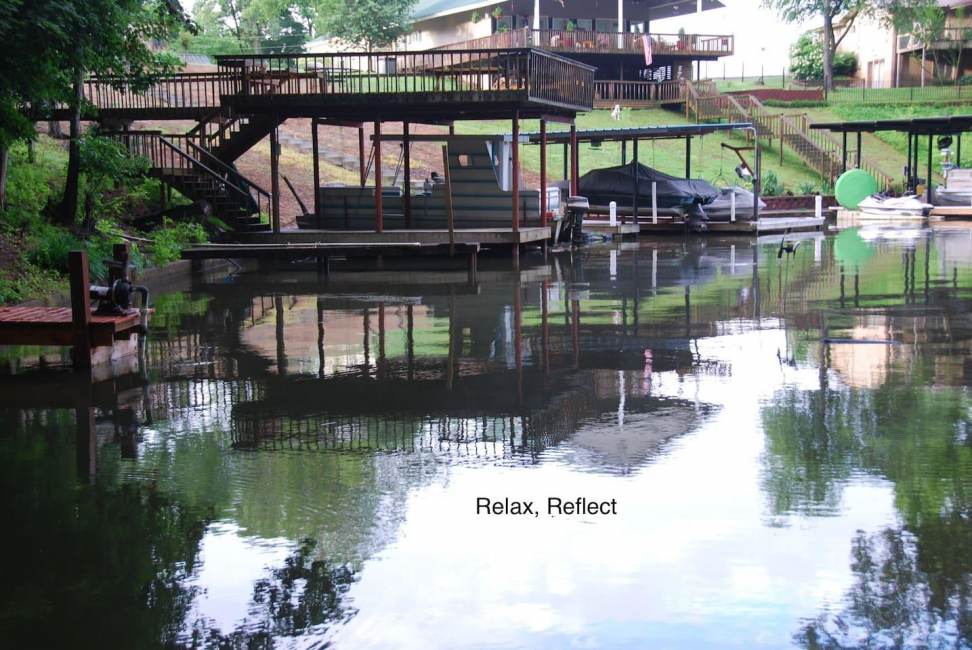 Entire home with pier on Wilson Lake, also kayaks.