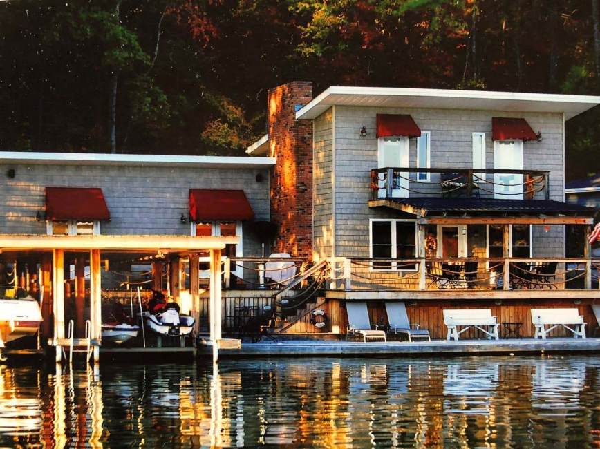 Lake Front Living on the Waters Edge